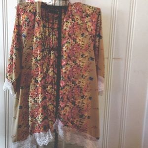 Floral duster with  crochet lace trim